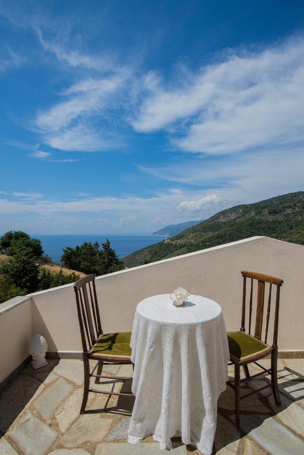Villa Frederike in Alonissos Old Town Alónnisos Exteriör bild